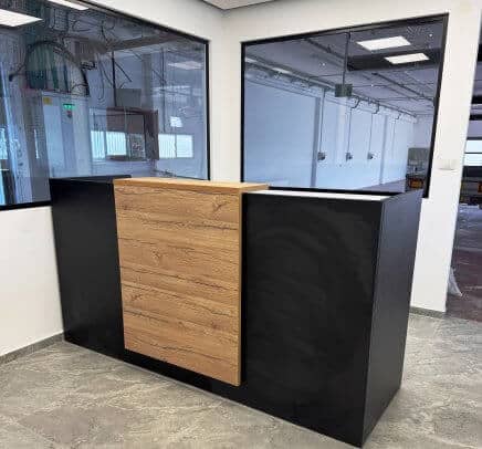 הרושם הראשוני קובע: כיצד לעצב אזור קבלה מזמין ומקצועי?