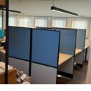 עמדת עבודה דו צדדית ל 6 עובדים מחיצות בד מהריצפה